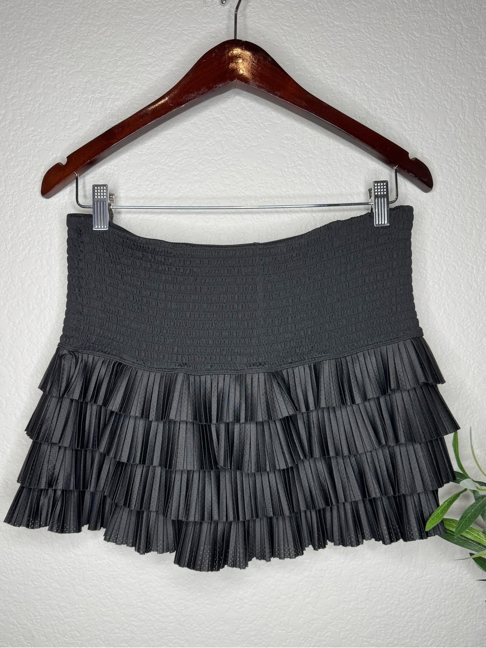 Catch + Club Black Tiered Pleated Golf Tennis Skort Size Large Athletic Skirt